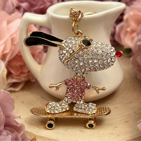 Crystal Snoopy Riding Skateboard Keychain Charm - Picture 7 of 14